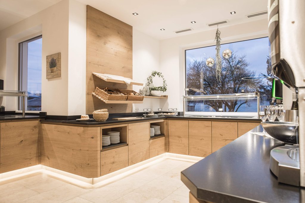 Moderner Buffetbereich im Restaurant des Landhotel Waldeck in Fremdingen